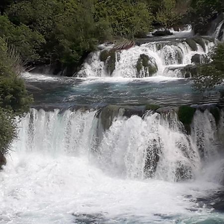 Kuce Za Odmor Brkic Lägenhet Lozovac Exteriör bild